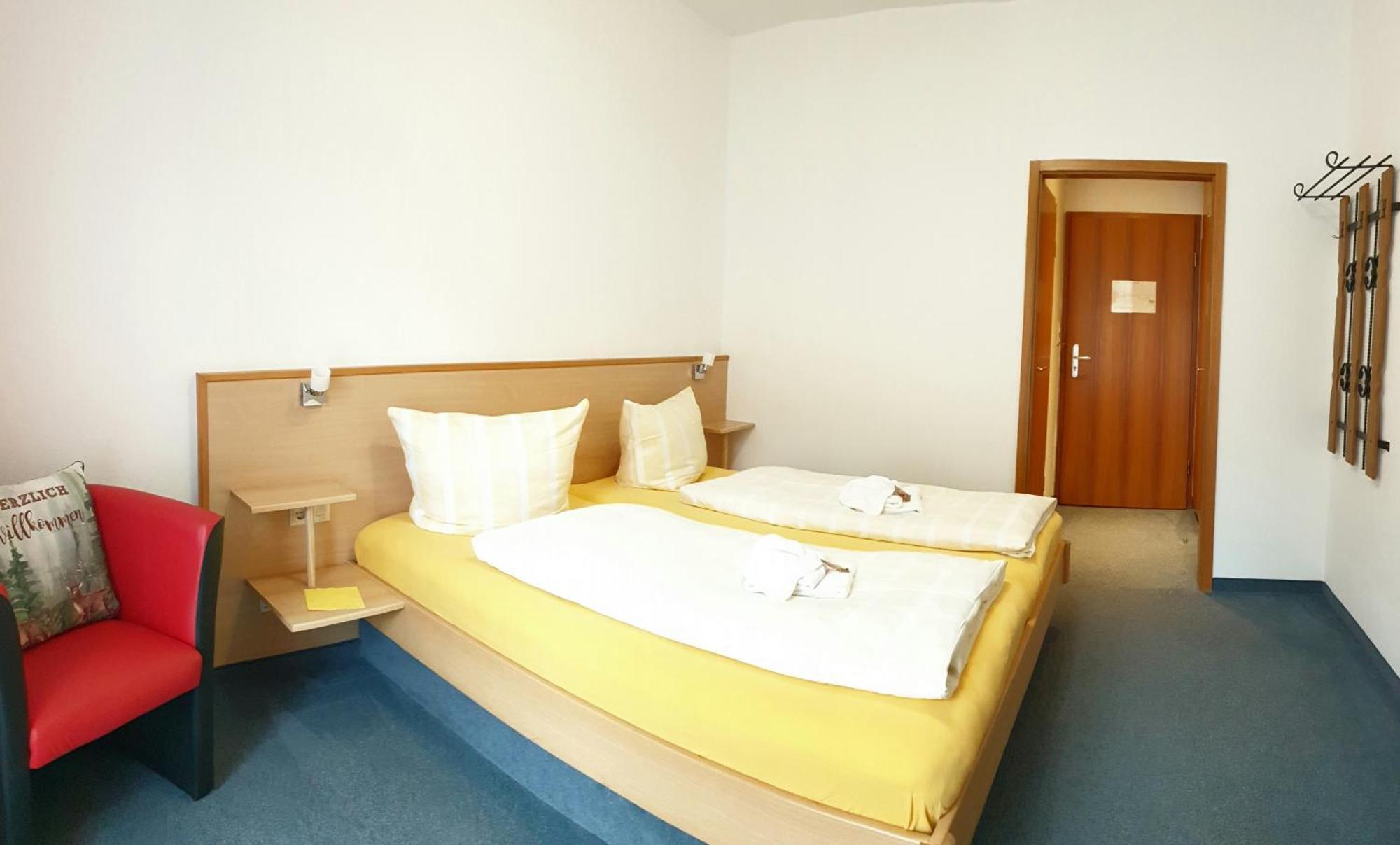 Garni Hotel Adler Post バイアースブロン エクステリア 写真