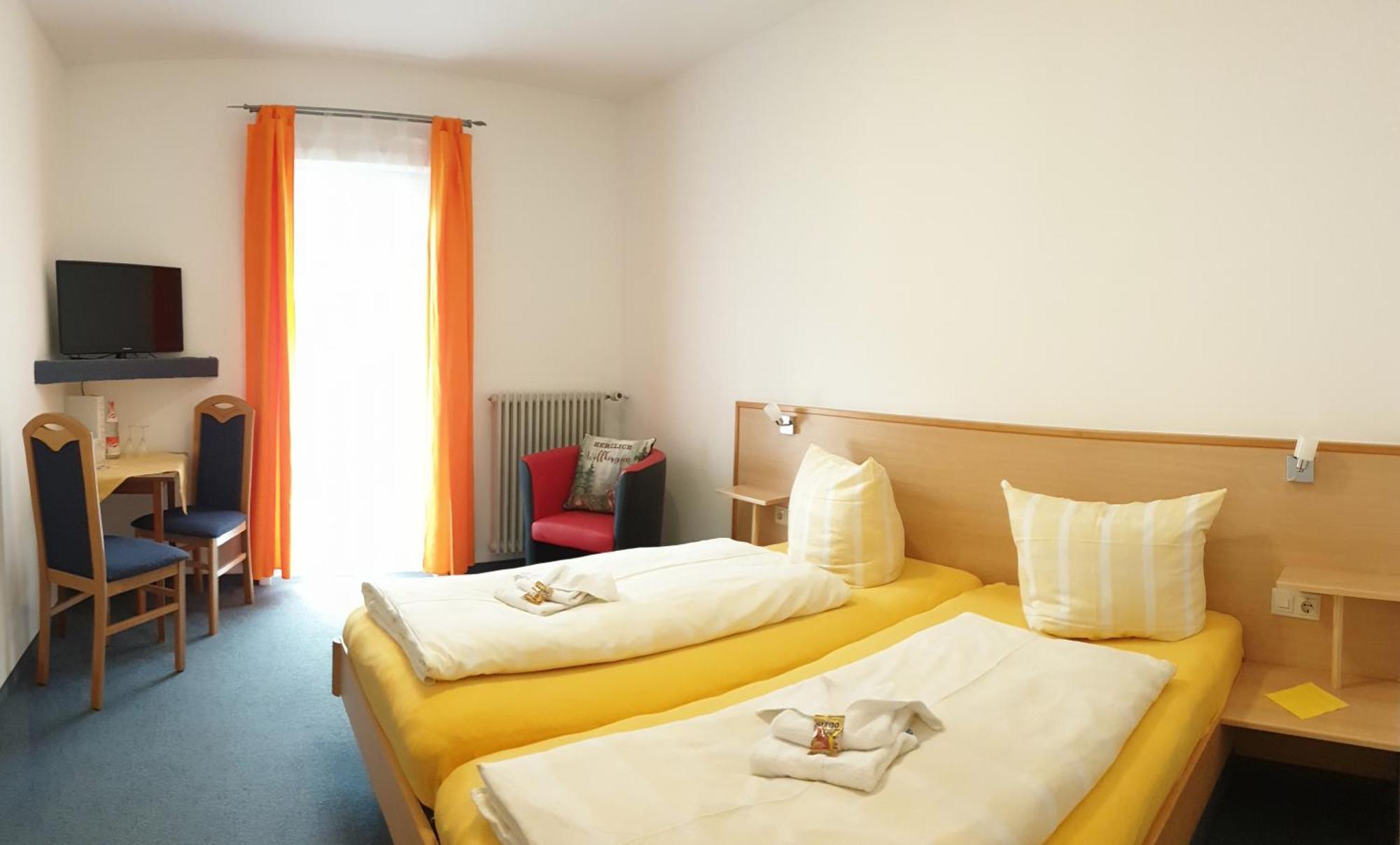 Garni Hotel Adler Post バイアースブロン エクステリア 写真