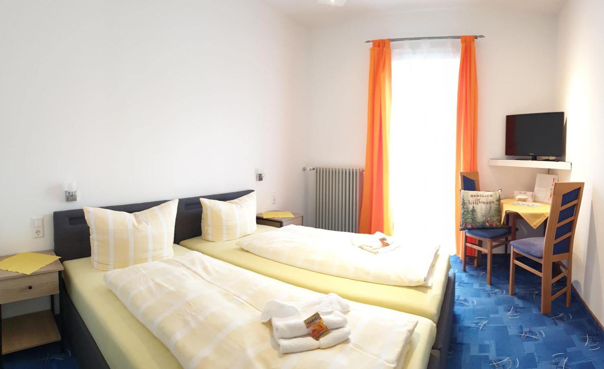 Garni Hotel Adler Post バイアースブロン エクステリア 写真